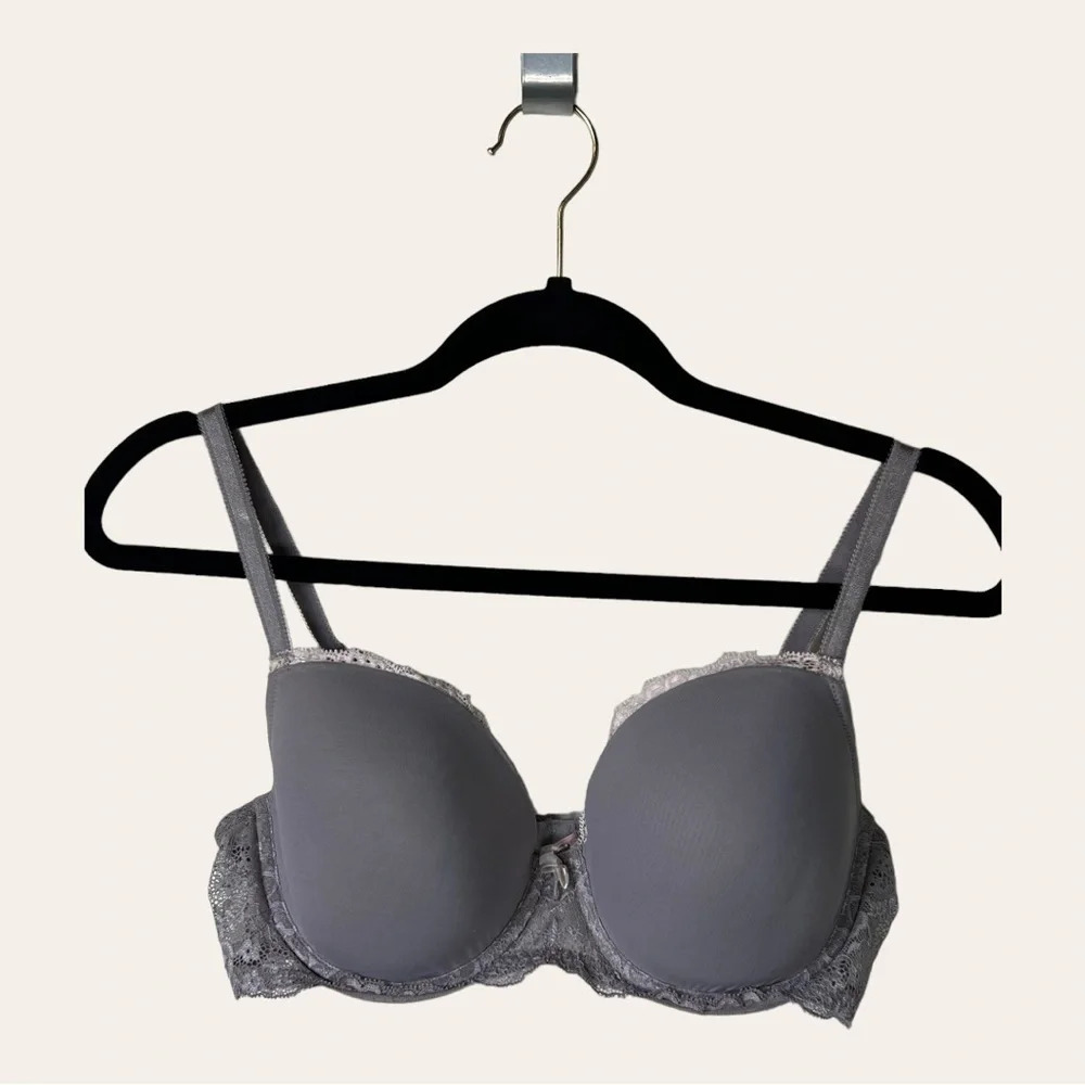 0872. VICTORIA’S SECRET ANGELS LILIAC PADDED UNDERWIRE BRA SIZE‎ 36D